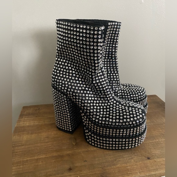 Cobra Bootie in Black
Steve Madden - Picture 8 of 10